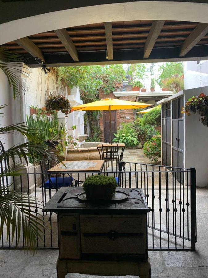 Hotel La Villa Serena Antigua Dış mekan fotoğraf