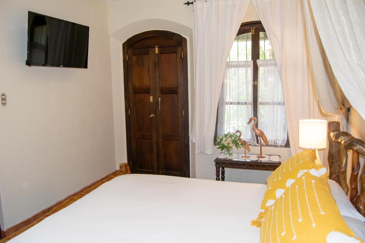 Hotel La Villa Serena Antigua Dış mekan fotoğraf