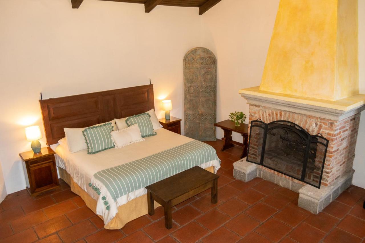 Hotel La Villa Serena Antigua Dış mekan fotoğraf