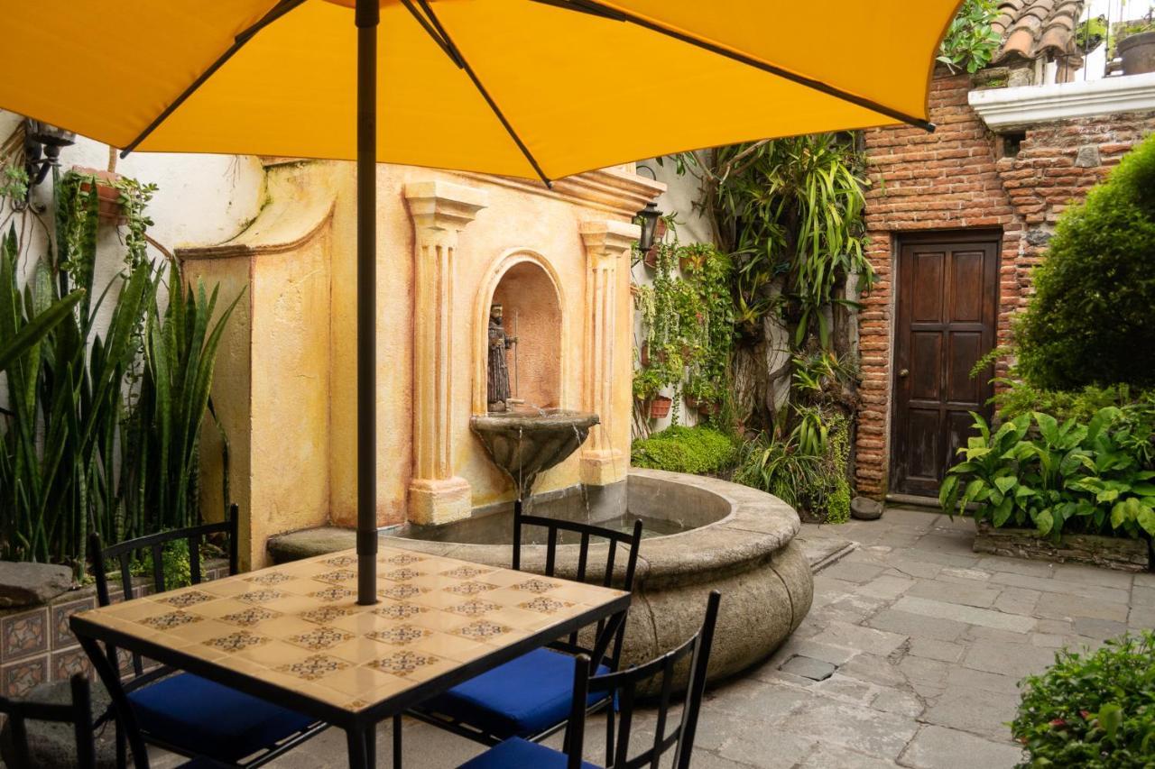 Hotel La Villa Serena Antigua Dış mekan fotoğraf